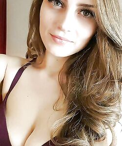 pretty hot babe 68